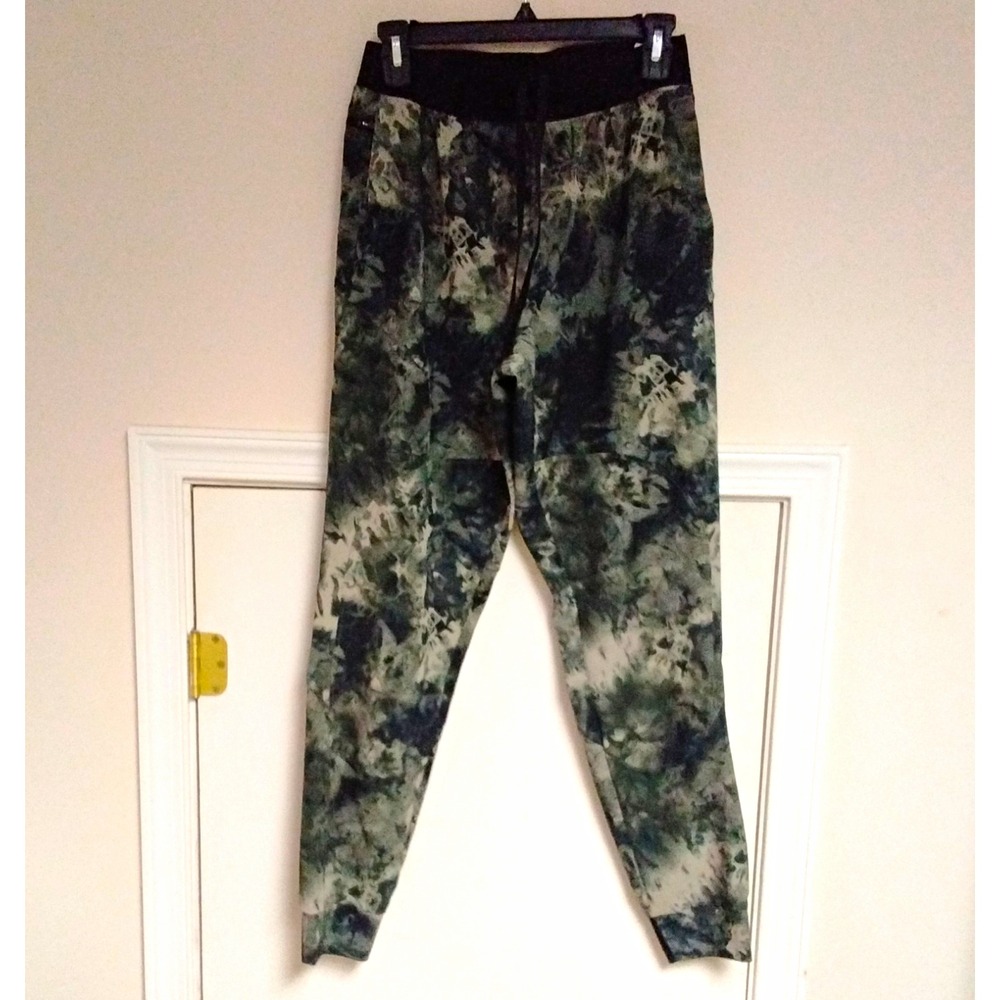 Under Armour Men's S Green Black Gray Camo Jogger Pants Drawstring Zip Pocket